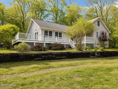 611 Plank Rd, Beach Lake, PA 18405