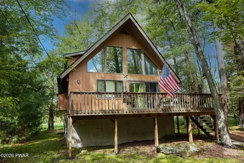 95 Brookfield Rd, Lake Ariel, PA 18436