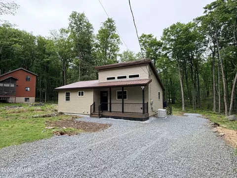 103 Jean Danielson Dr, Greentown, PA 18426
