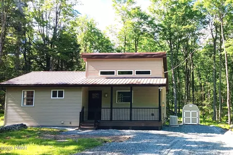 103 Jean Danielson Dr, Greentown, PA 18426