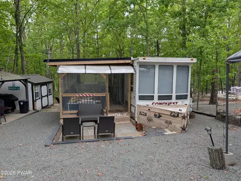 186 Shohola Pkwy, Shohola, PA 18458