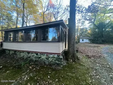 144 Slab Hill Rd, Dingmans Ferry, PA 18328