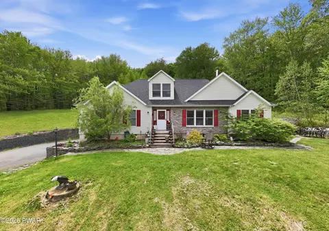 58 Thunderbird Rd, Pleasant Mount, PA 18453