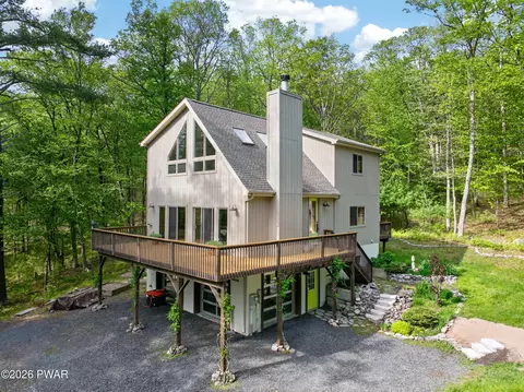 161 Woodland Dr, Dingmans Ferry, PA 18328