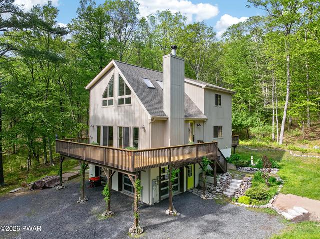 161 Woodland Dr, Dingmans Ferry, PA 18328