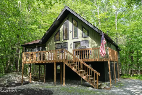 8 Vista Ct, Lake Ariel, PA 18427