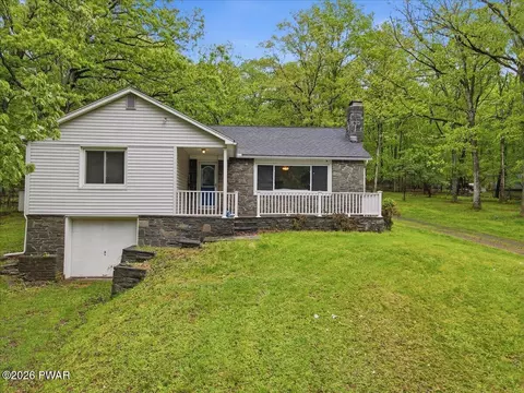 232 Garrity Rd, Hawley, PA 18428