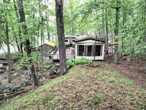 101 Natalie Ln, Milford, PA 18337