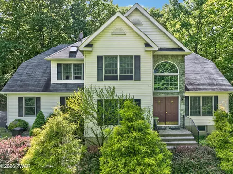 101 Water Forest Ct, Dingmans Ferry, PA 18328