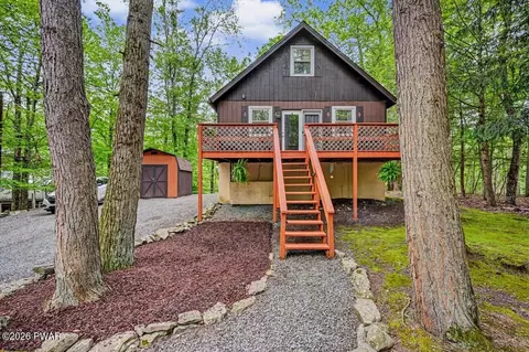 3902 Navaho Ln, Lake Ariel, PA 18436