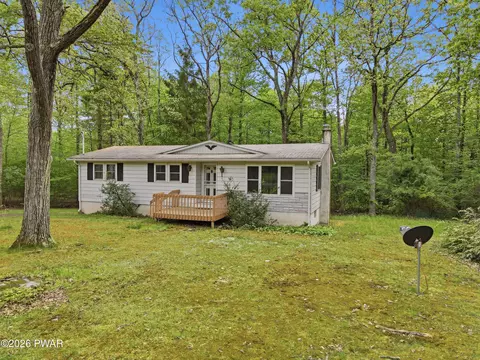 277 Mozzette Rd, Canadensis, PA 18325