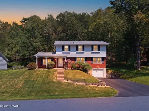 17 Elizabeth Ave, Honesdale, PA 18431