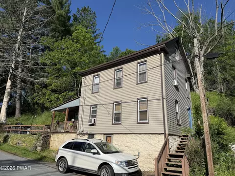 724 Ridge St, Honesdale, PA 18431