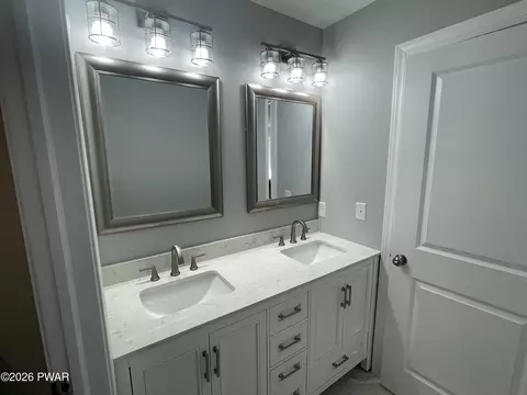 Bath - 157 E Shore Dr, Dingmans Ferry, PA 18328 photo 3 of 5