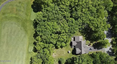 117 Country Club Dr, Lords Valley, PA 18428