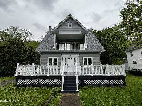 35 Oak St, Nicholson, PA 18446