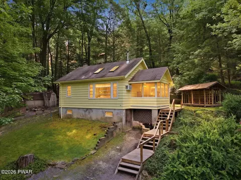 123 Timber Trl, Greentown, PA 18426