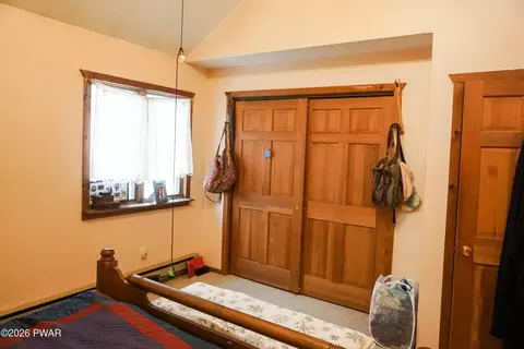 Bedroom - 109 Eagle Ct, Bushkill, PA 18324 photo 3 of 3