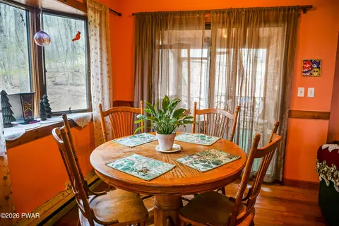 Dining - 109 Eagle Ct, Bushkill, PA 18324 photo 1 of 1