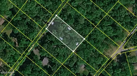 132 Ridge Dr, Gouldsboro, PA 18424