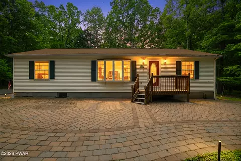 58 Aspen Ridge Rdg, Hawley, PA 18428