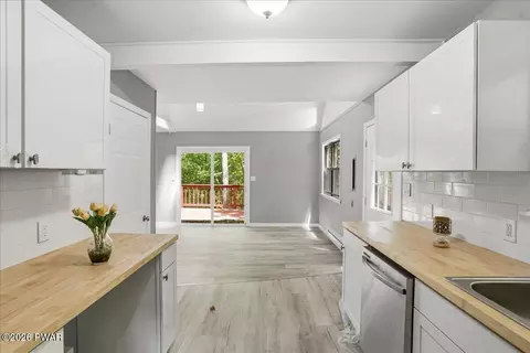 5926 Decker Rd, Bushkill, PA 18324