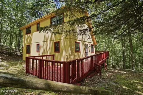 5926 Decker Rd, Bushkill, PA 18324