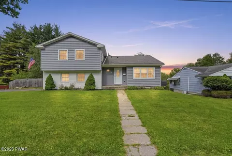 18 Elizabeth Ave, Honesdale, PA 18431