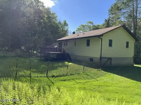 18 Short Rd, Beach Lake, PA 18405