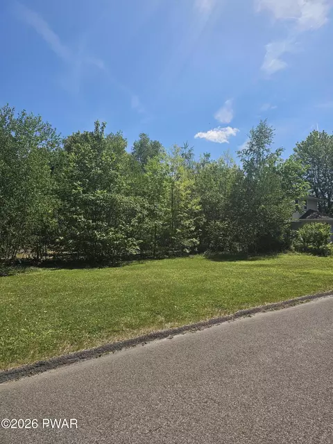 101 Buttonwood St, Jessup, PA 18434
