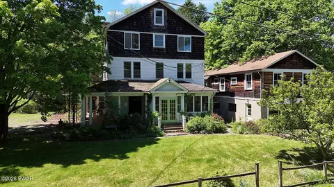 62 Delaware Ave, Damascus, PA 18415