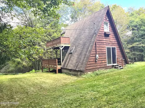 138 Wildwood Trl, Pleasant Mount, PA 18453
