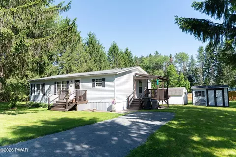 8 Cherry Hl, Honesdale, PA 18431