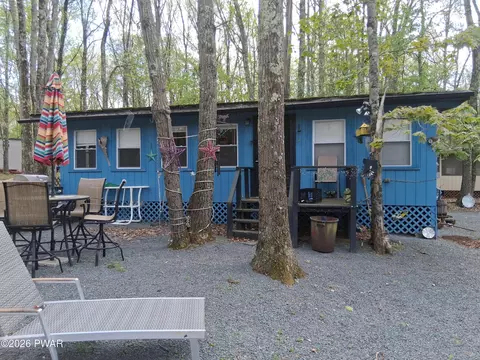 111 Opossum Ln, Shohola, PA 18458