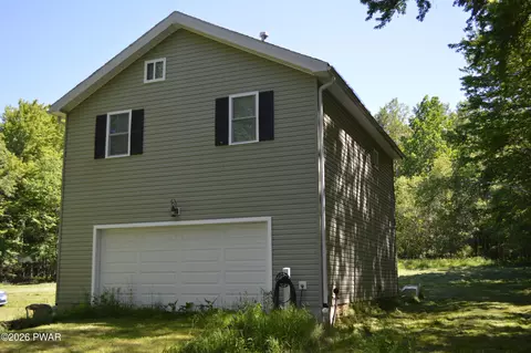 478 Gravity Rd, Lake Ariel, PA 18436