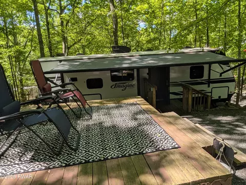 113 Beaver Ln, Shohola, PA 18458