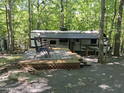 113 Beaver Ln, Shohola, PA 18458