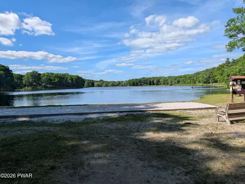 6402 Flatbrook Way, Milford, PA 18337 photo 8