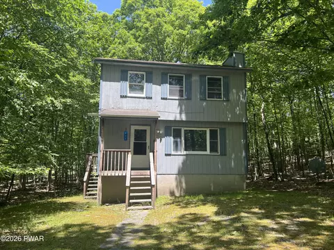 111 Rays Pl, Dingmans Ferry, PA 18328