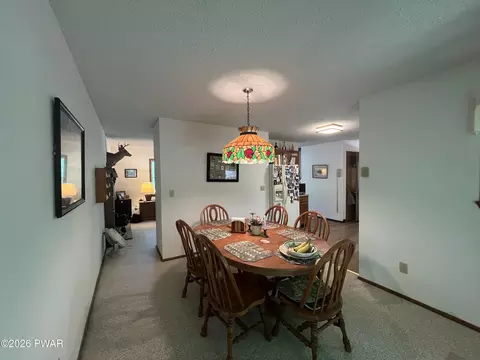 Dining - 111 Rays Pl, Dingmans Ferry, PA 18328 photo 3 of 4