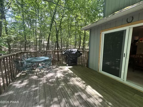 Exterior - 111 Rays Pl, Dingmans Ferry, PA 18328 photo 4 of 4