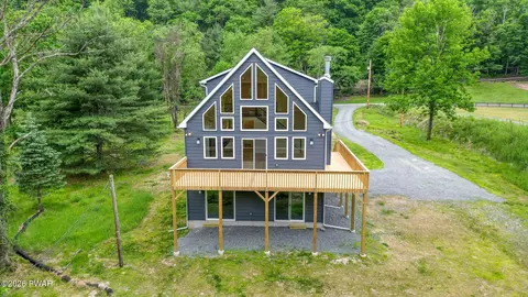 105 Rocky Rift Farm Rd, Lackawaxen, PA 18435