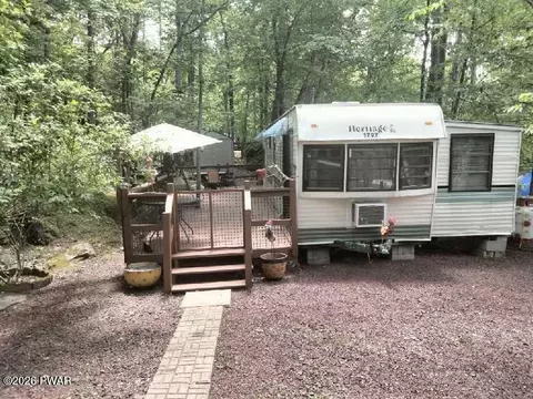 106 Sugar Pine Dr, Milford, PA 18337