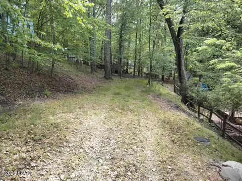 104 Sugar Pine Dr, Milford, PA 18337