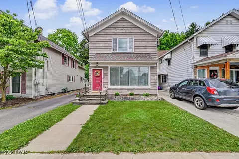 1742 Main St, Blakely, PA 18447