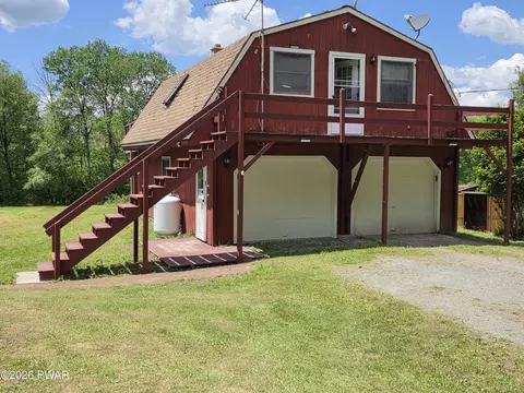 5 Bunting Rd, Honesdale, PA 18431