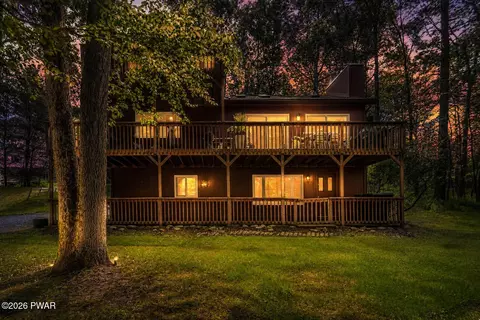 163 N Lake Shore Dr, Dingmans Ferry, PA 18328