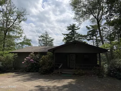 115 S Fairview Pt, Paupack, PA 18451