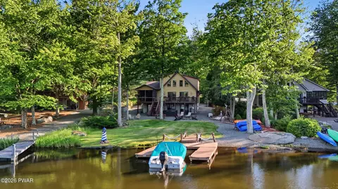 218 Lakeview Dr, Lake Ariel, PA 18436