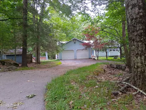 466 Spruce St, Hawley, PA 18428